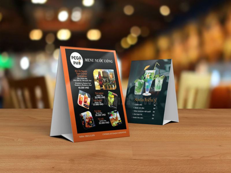 in standee menu để trên bàn order