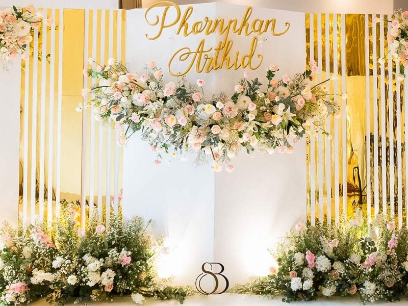 Đơn Vị Làm Backdrop Cưới Hoa Tươi Cực Đẹp