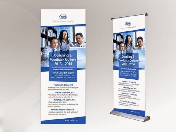 mẫu 3 standee cuốn nhôm