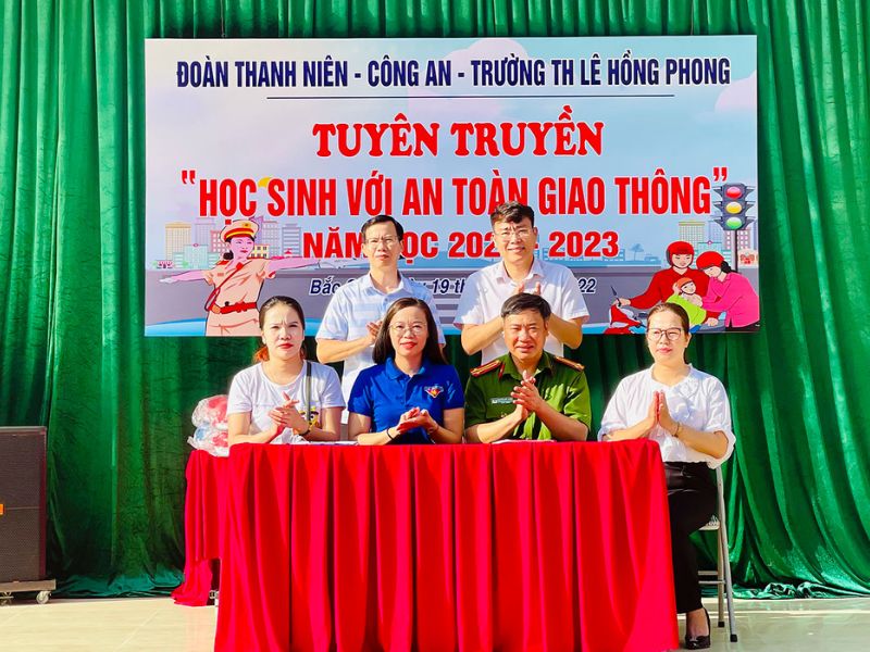 Backdrop an toàn giao thông mẫu 1