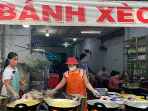 Bảng hiệu quán bánh xèo