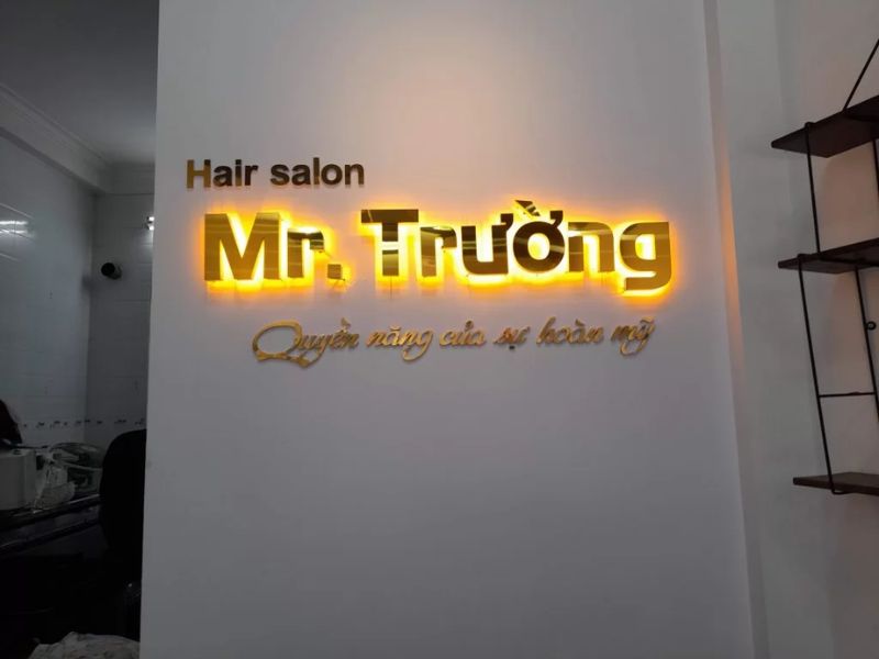 Mẫu 04 Bảng hiệu nền trắng chữ vàng