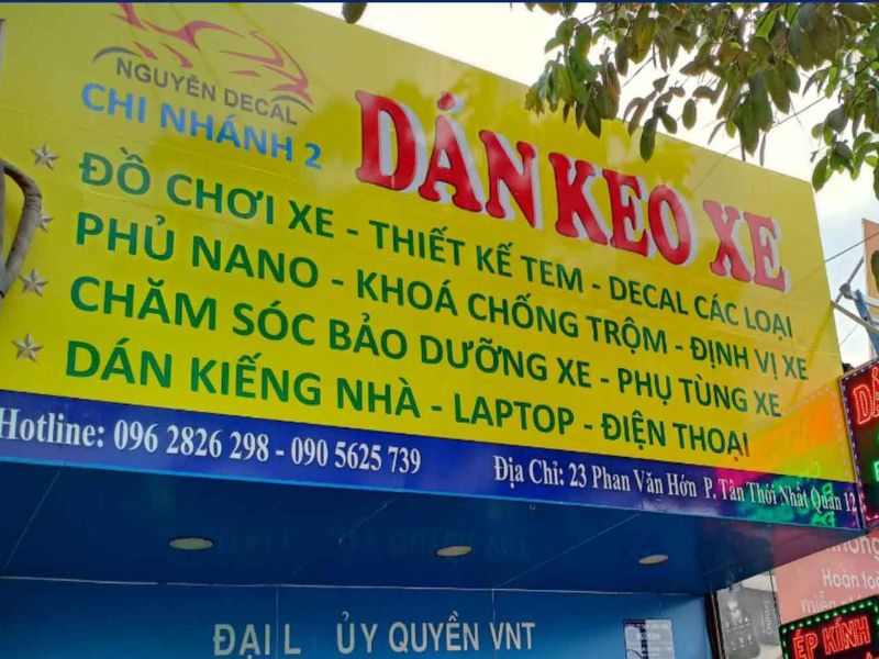 Mẫu 01 bảng hiệu tôn dán decal